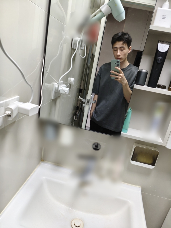 鸡丁的第一张照片--孝感男同性恋服务网